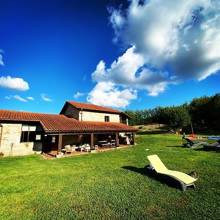 Habitaciones Con Bano Individual En Casa De Campo. Piscina. Amoeiro Eksteriør bilde