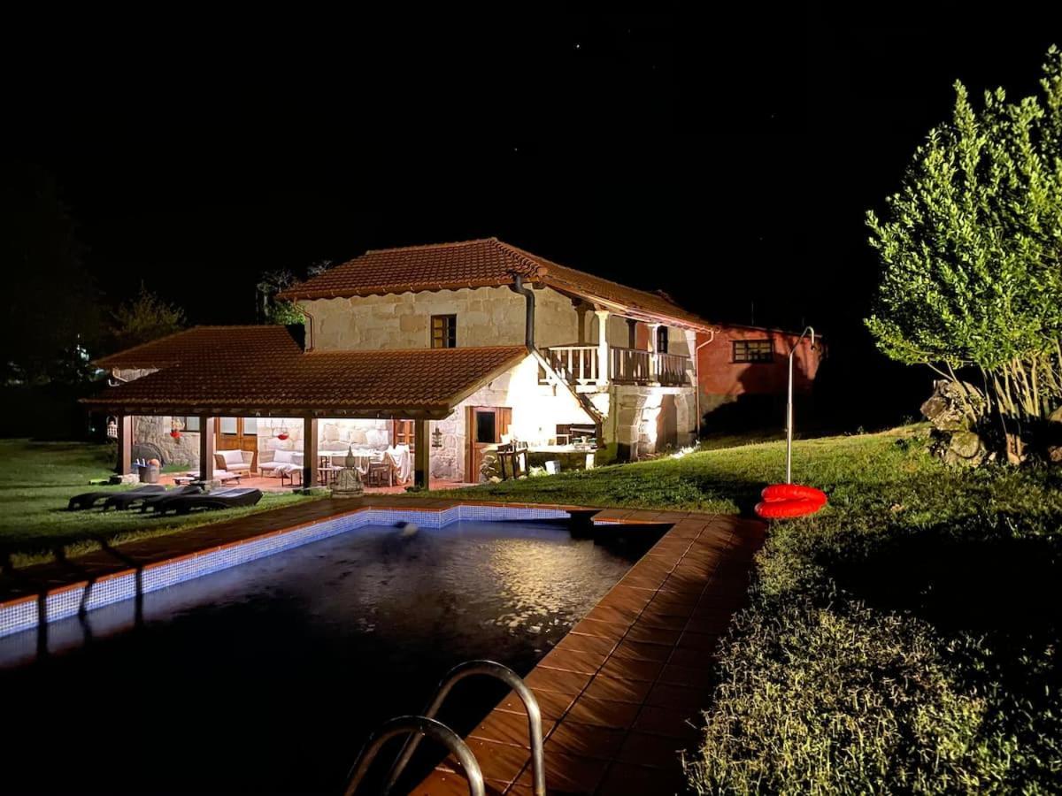 Habitaciones Con Bano Individual En Casa De Campo. Piscina. Amoeiro Eksteriør bilde